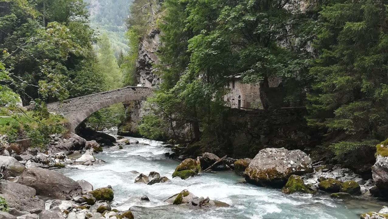Casa Lucy Apartment Aosta Luaran gambar