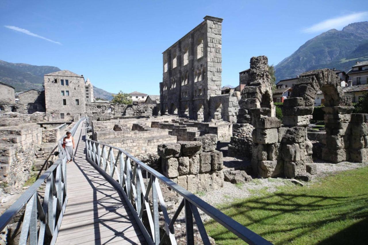 Casa Lucy Apartment Aosta Luaran gambar